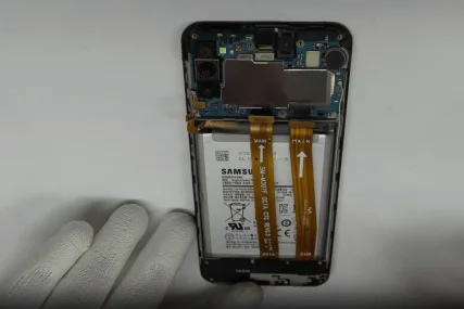 cambiar-bateria-movil-samsung